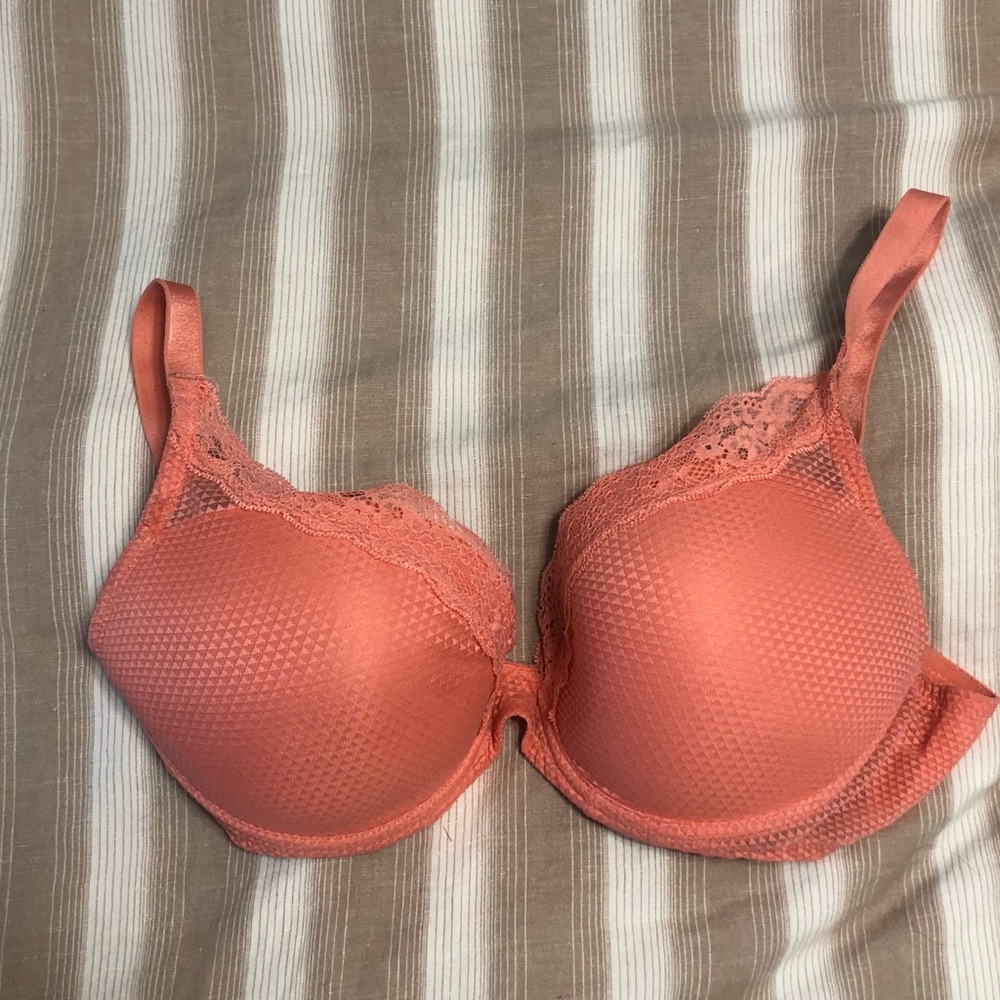 NWOT peach bra